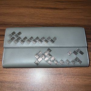 Brand New Bottega Veneta Women's Intercciaco Dark Grey Leather Long Wallet